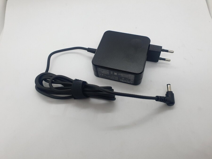 СЗУ для цифровых устройств 20V 3.25A 65W 1.8м SP504