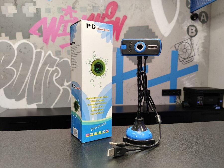 Новые веб-камеры на ножке, с микрофоном