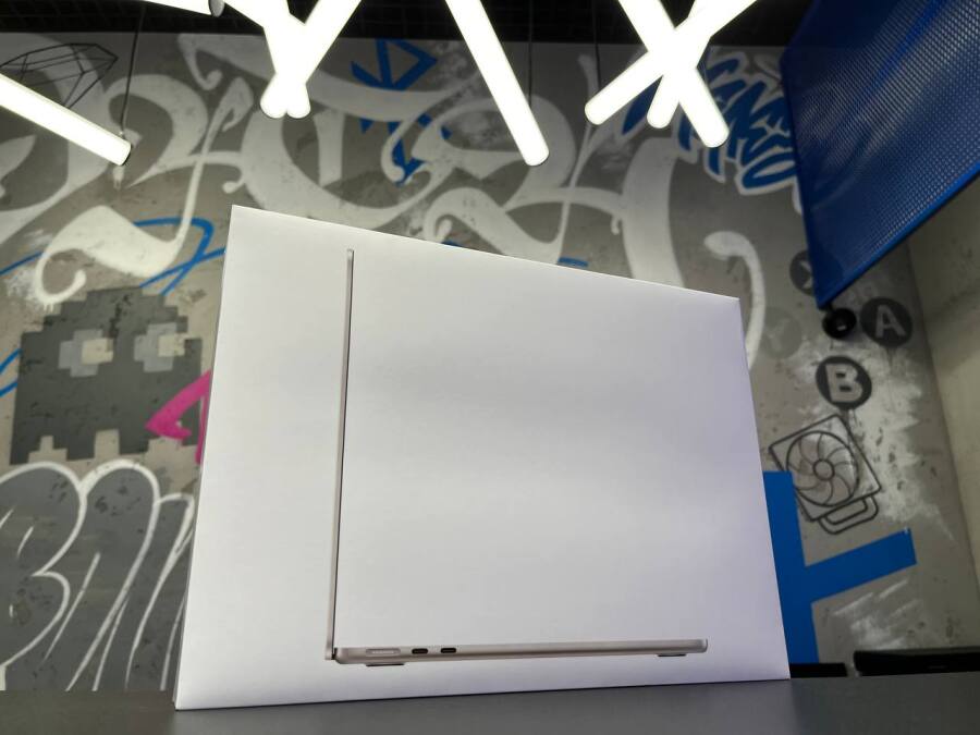 MacBook Air 13 M2 8GB / 256GB