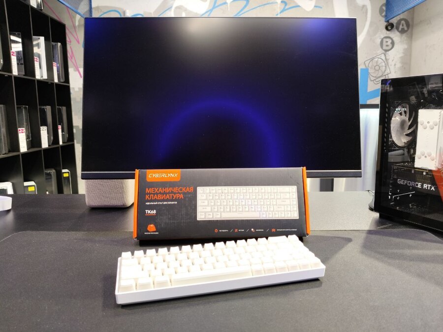 Игровая механическая клавиатура (мини) TK68, White, RGB
