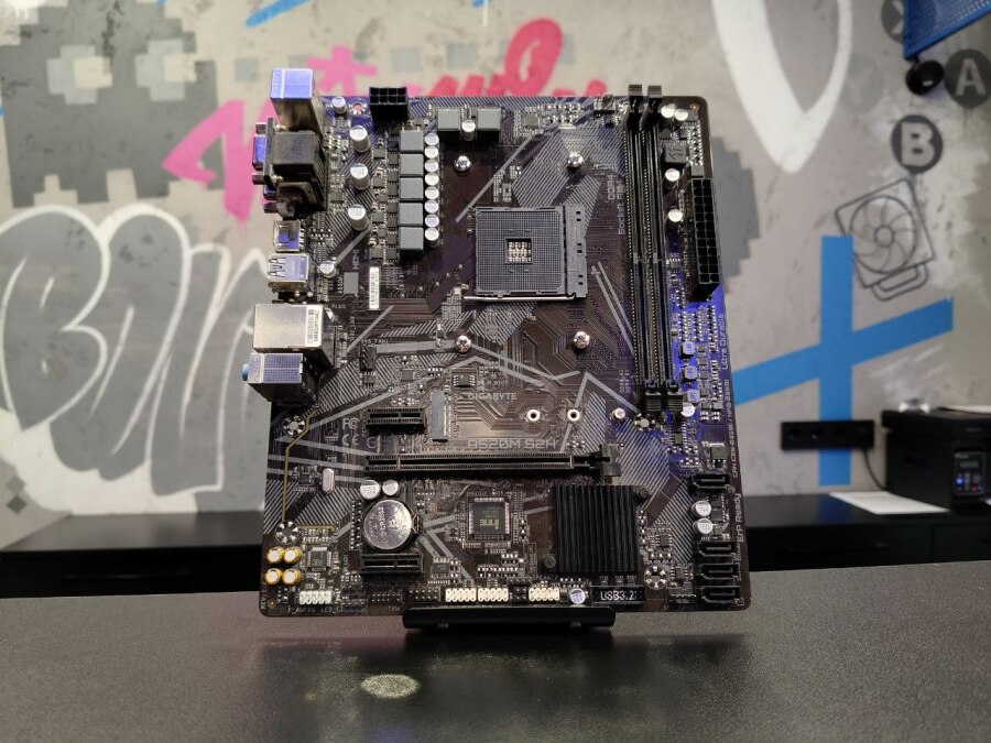 Материнская плата Gigabyte A520M S2H, AM4, DDR4
