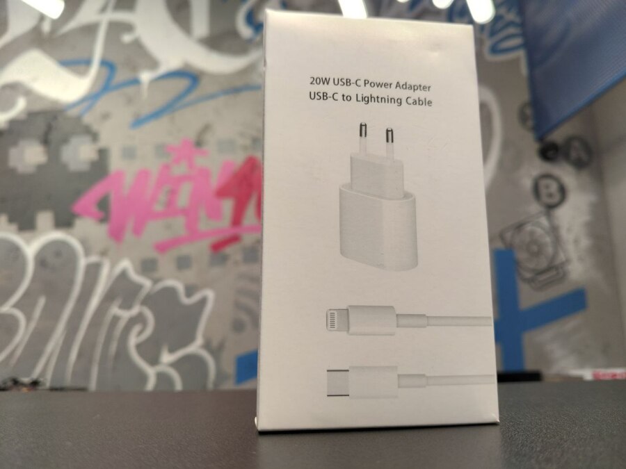 Зарядное устройство 20W с кабелем Lightning