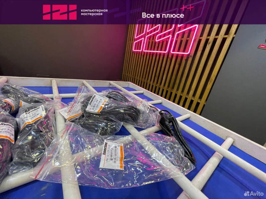 New Кабель питания Hyperline PWC-IEC13-SHM-3.0-BK