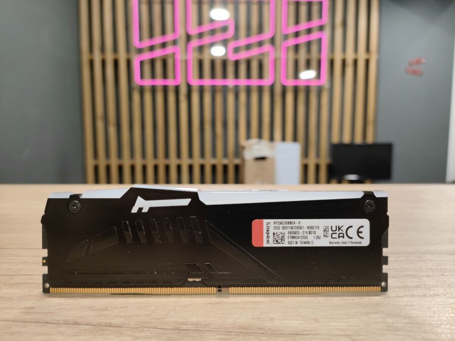 DDR5 8Gb Kingston FURY RGB 5600mhz Оперативная память